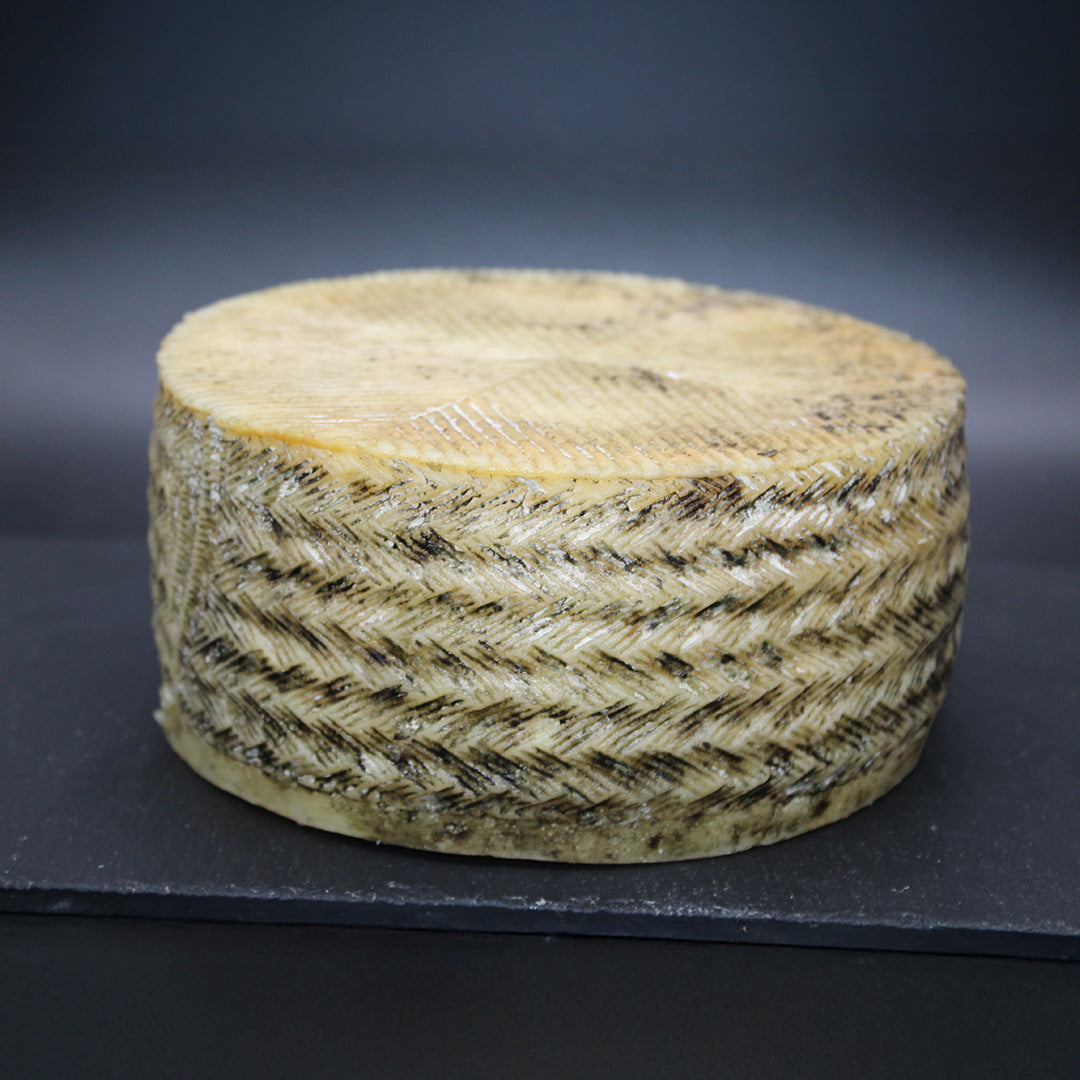 Queso Curado de leche cruda de Cabra