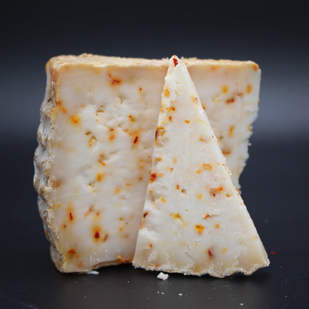 Queso Curado de Cabra con Guindilla